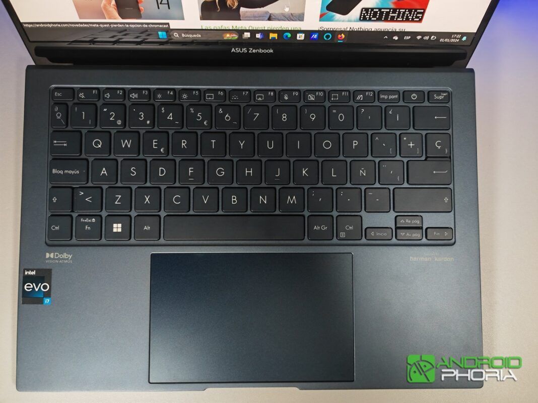 ASUS ZenBook S 13 OLED teclado