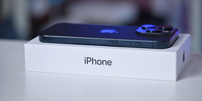 Apple tiene un dispositivo que actualiza los iPhone sin sacarlos de la caja