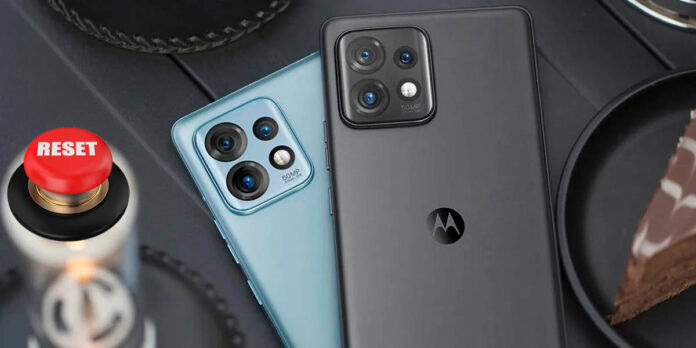 Cómo restablecer de fábrica un móvil Motorola