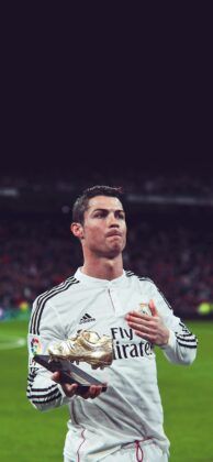 Fondo de pantalla para moviles de Cristiano Ronaldo con Real Madrid y la bota de oro