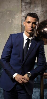 Fondo de pantalla para moviles de Cristiano Ronaldo elegante con la de gala