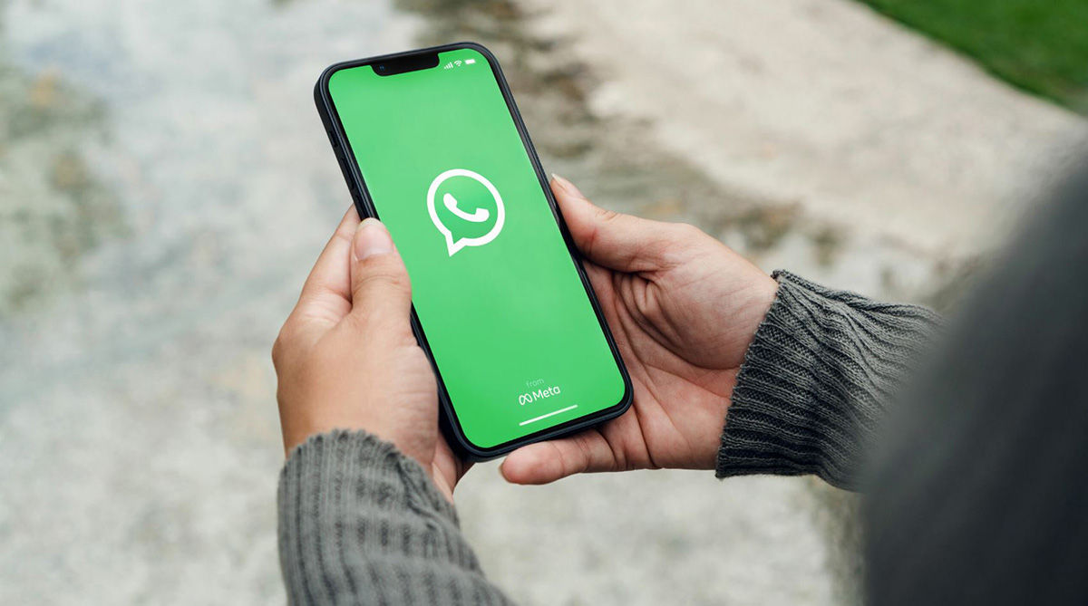 Fuerza el cierre de WhatsApp y reinicia el móvil