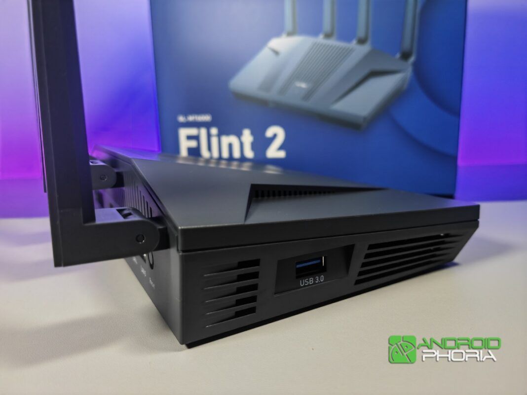 GL-iNet Flint 2 GL-MT6000 puertos usb 3.0
