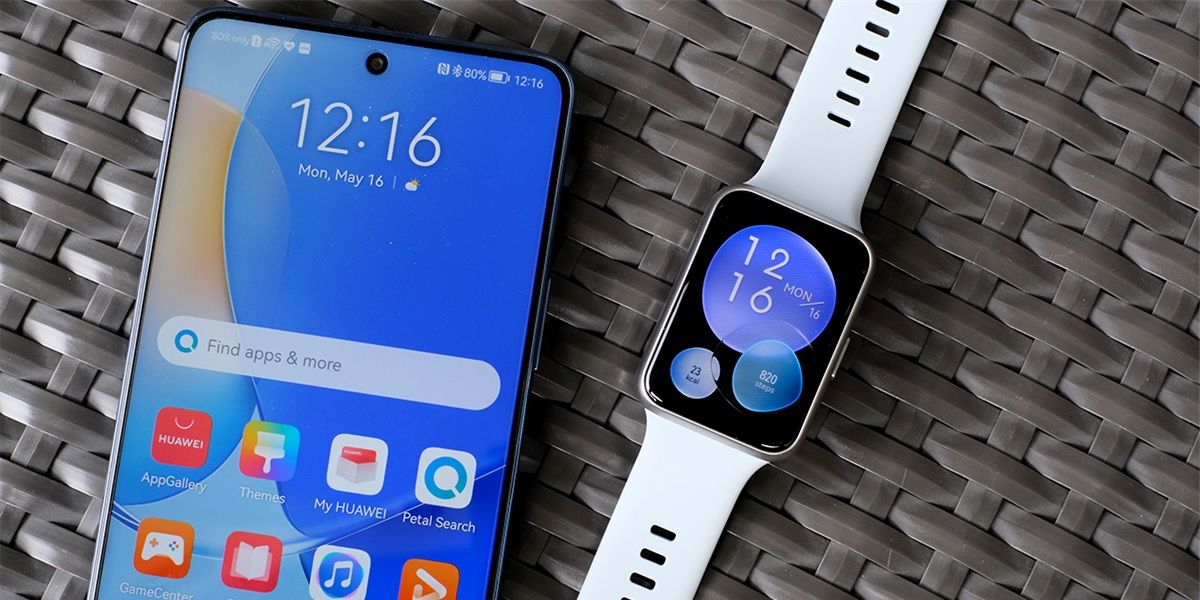 Huawei Watch Fit 2 y movil