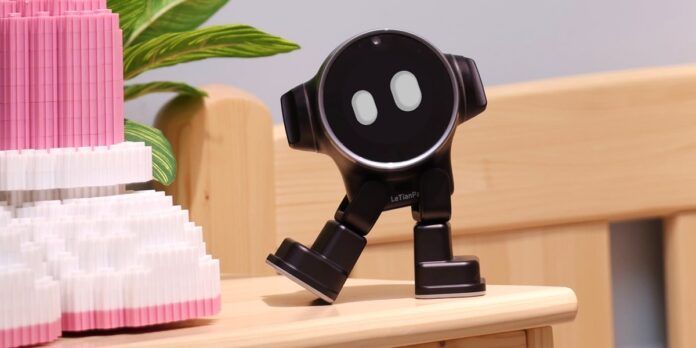 JoyfulRobotics el primer robot con Android para el escritorio