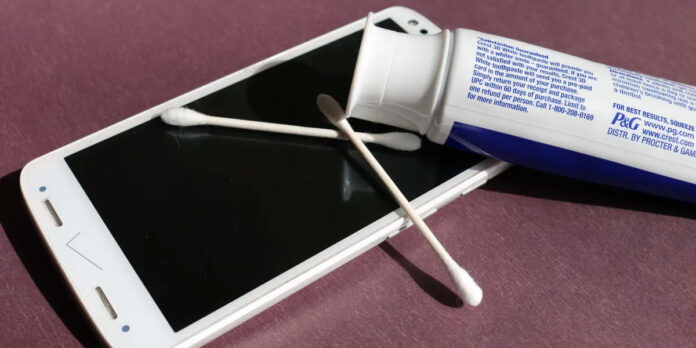 La pasta de dientes no quita rayones de la pantalla: Xiaomi lo demuestra