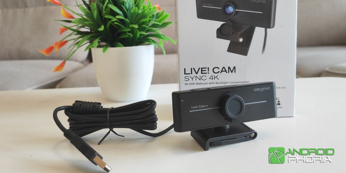 CREATIVE LIVE! CAM SYNC 4K 4K UHD Webcam with Backlight Compensation 