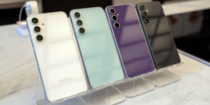 Samsung Galaxy S23 FE tiene conector 3,5 mm y micro sd