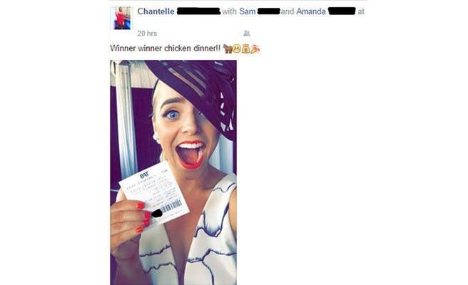 Una mujer pierde 500 euros por sacarse un selfie con el billete ganador