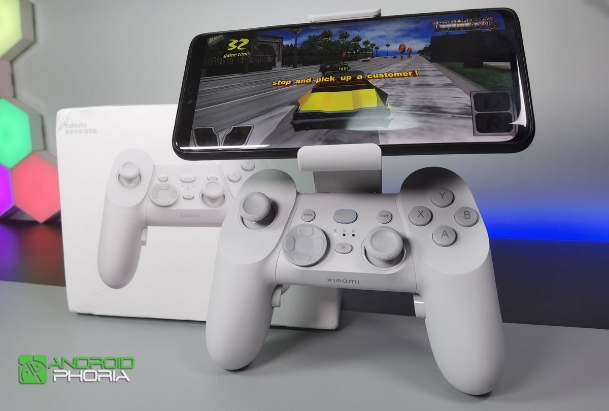 Xiaomi Gamepad Elite Edition con smartphone