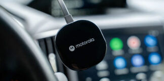 Motorola MA1: añade Android Auto inalámbrico a tu coche con este gadget