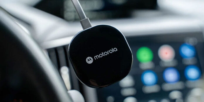 Motorola MA1: añade Android Auto inalámbrico a tu coche con este gadget