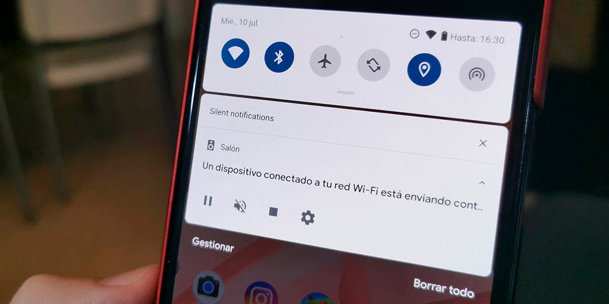 notificación Un dispositivo conectado a tu red Wi-Fi está enviando contenido android tv