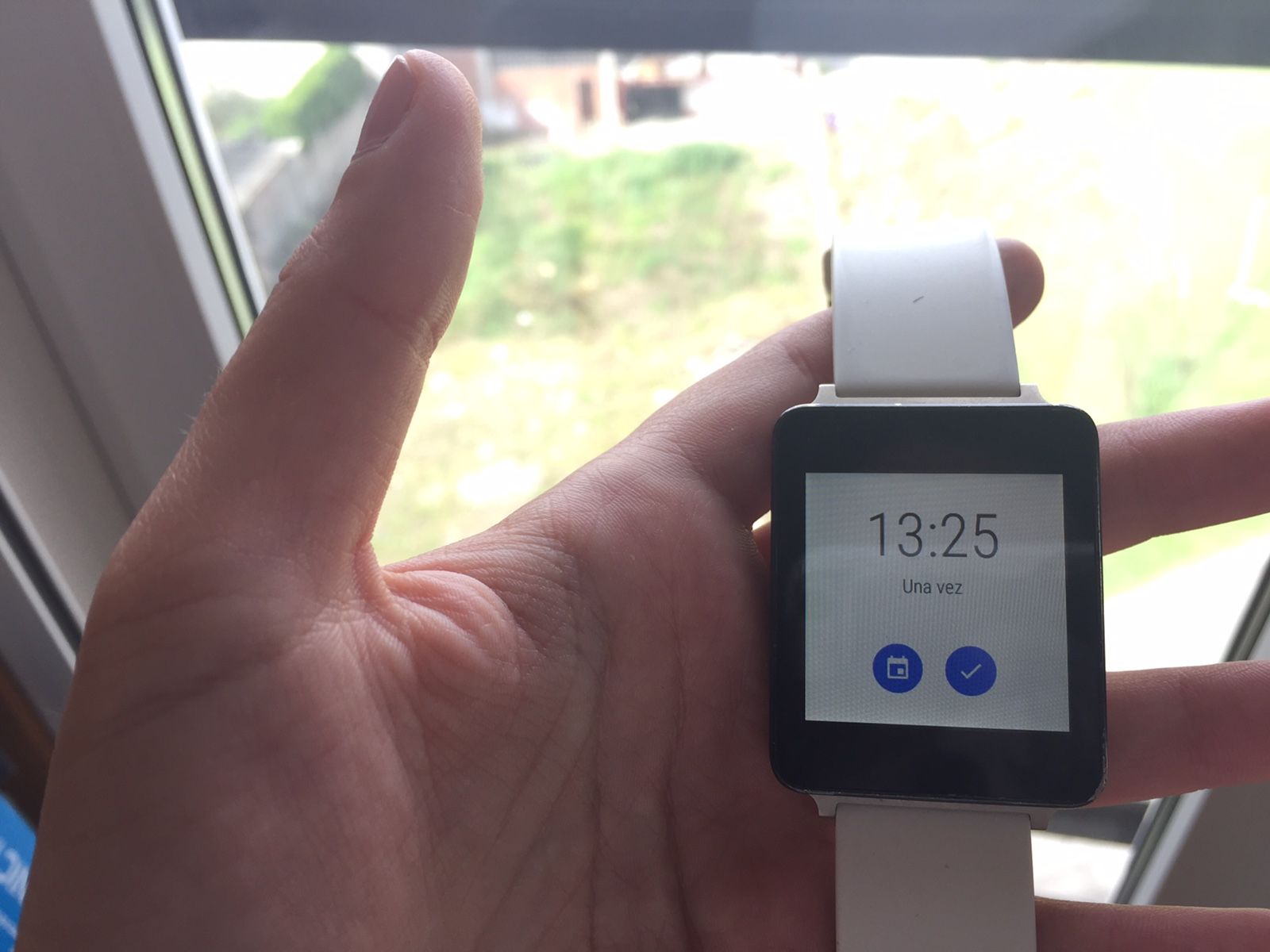 reemplazar Teórico dueño Cómo poner una alarma desde un smartwatch Android Wear