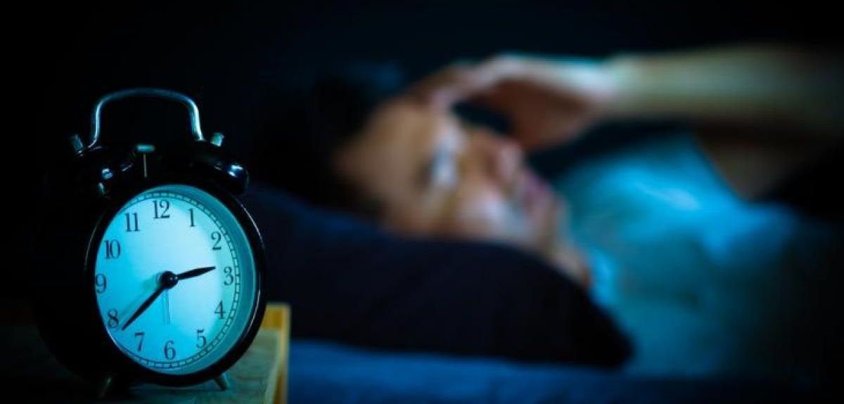 trastornos del sueno por usar movil antes de dormir