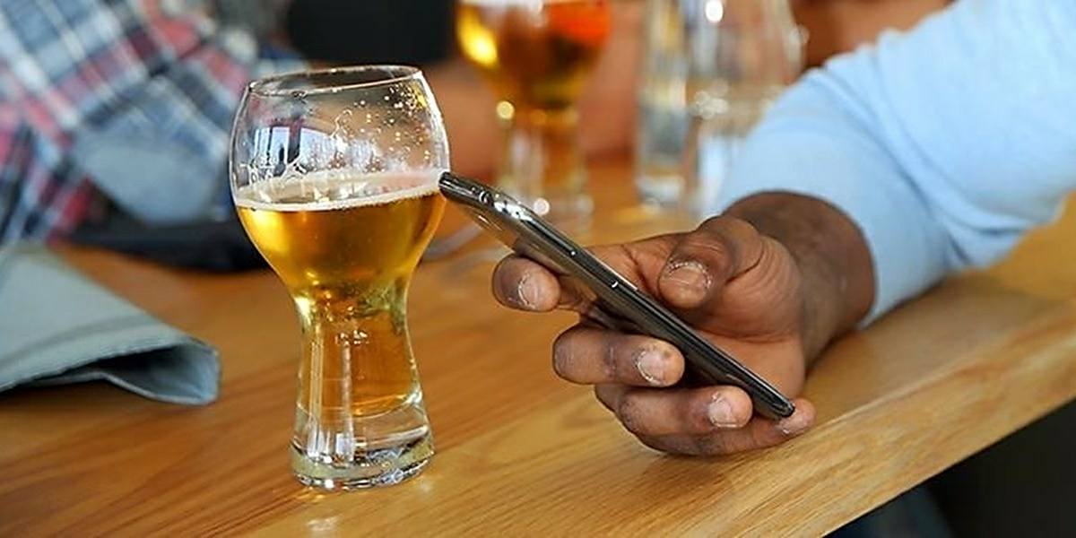 Tu móvil podría saber si estás borracho solo usando sus sensores